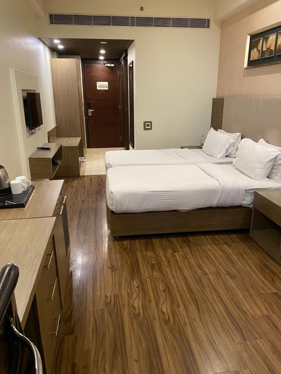 Golden Suites Gurgaon Inde Hotels Kültér fotó