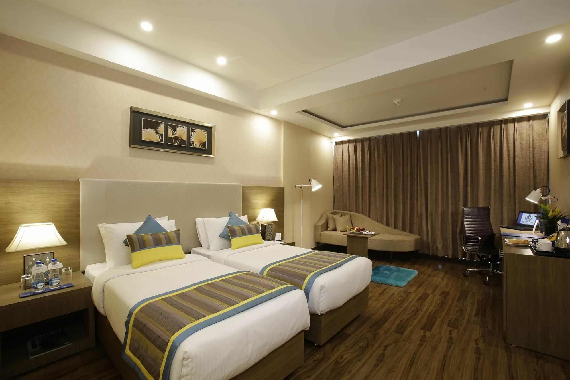 Golden Suites Gurgaon Inde Hotels Kültér fotó