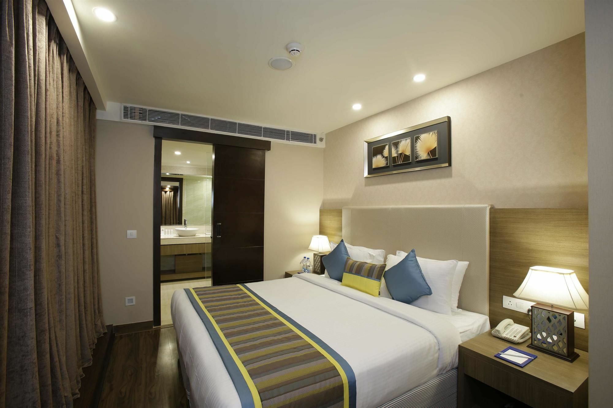 Golden Suites Gurgaon Inde Hotels Kültér fotó